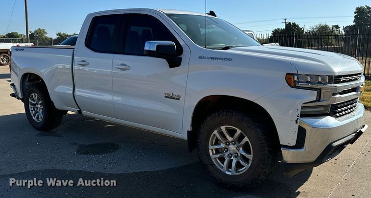 image for item IE9131 2019 Chevrolet  Silverado 1500 Double Cab pickup truck
