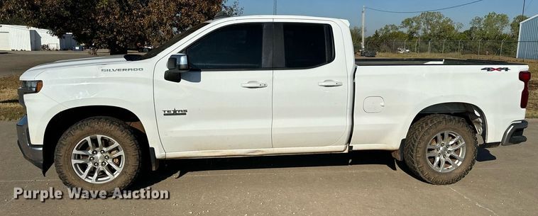 image for item IE9131 2019 Chevrolet  Silverado 1500 Double Cab pickup truck