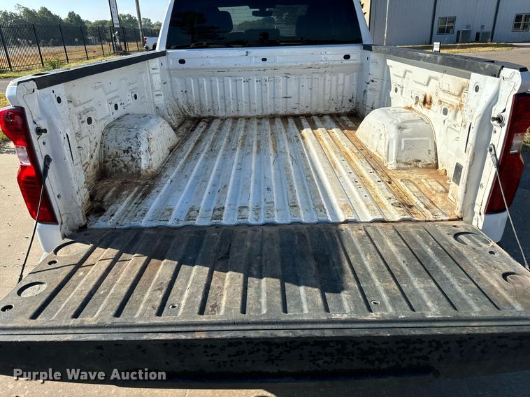 image for item IE9131 2019 Chevrolet  Silverado 1500 Double Cab pickup truck