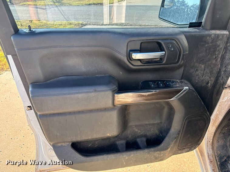 image for item IE9131 2019 Chevrolet  Silverado 1500 Double Cab pickup truck