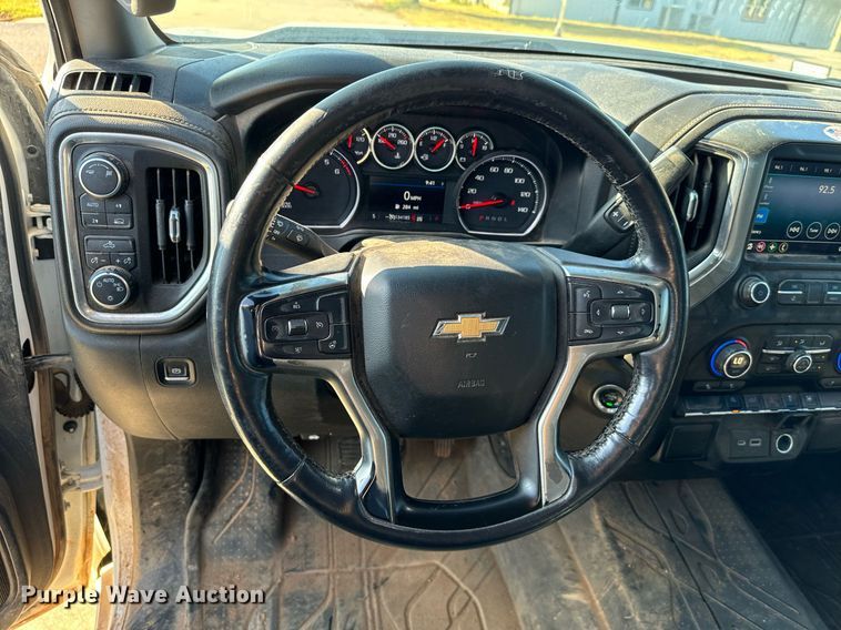 image for item IE9131 2019 Chevrolet  Silverado 1500 Double Cab pickup truck