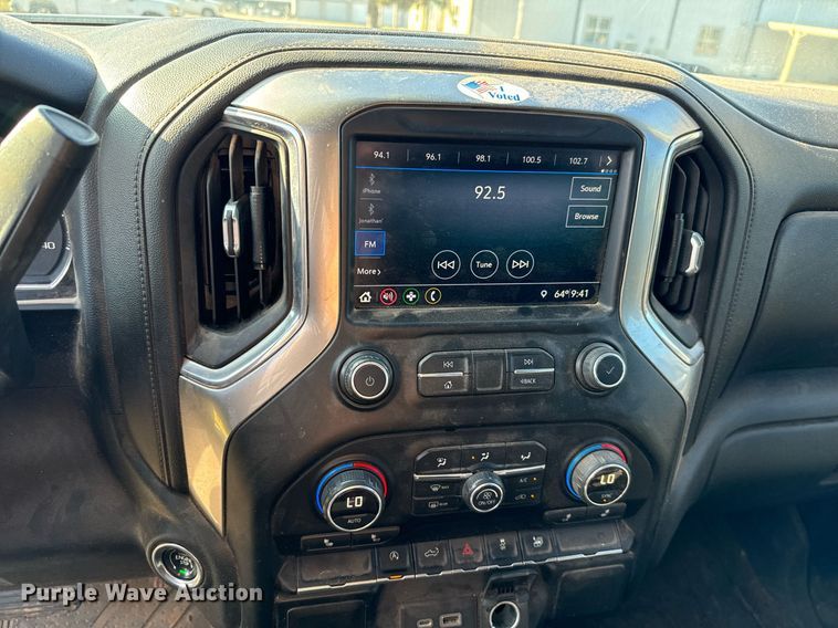 image for item IE9131 2019 Chevrolet  Silverado 1500 Double Cab pickup truck