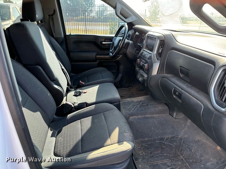 image for item IE9131 2019 Chevrolet  Silverado 1500 Double Cab pickup truck