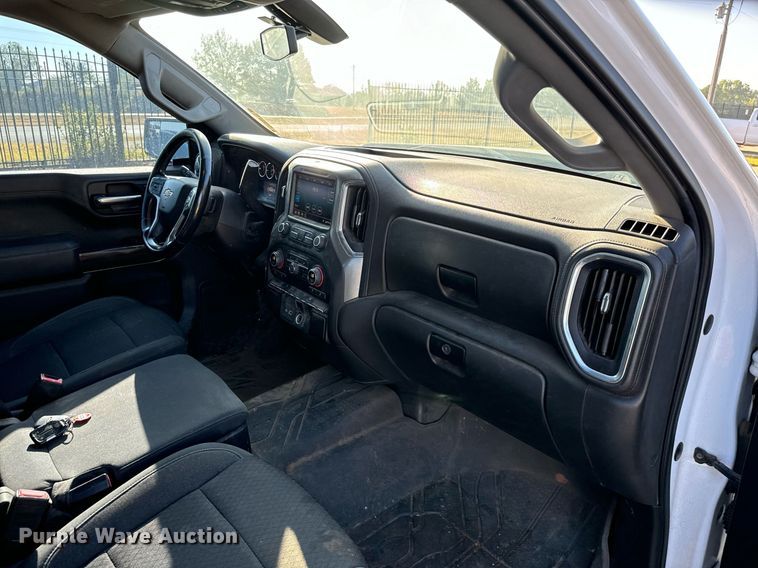 image for item IE9131 2019 Chevrolet  Silverado 1500 Double Cab pickup truck