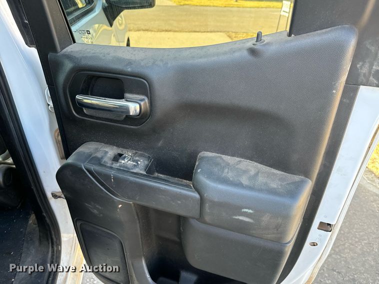 image for item IE9131 2019 Chevrolet  Silverado 1500 Double Cab pickup truck