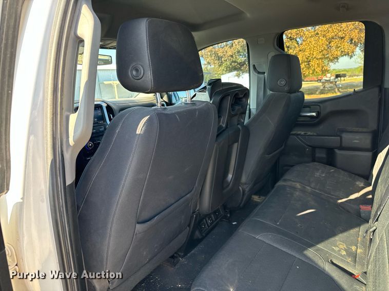 image for item IE9131 2019 Chevrolet  Silverado 1500 Double Cab pickup truck