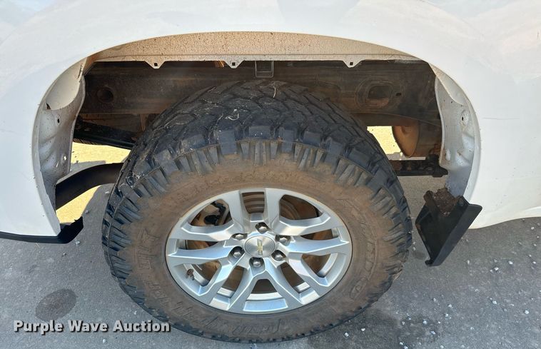 image for item IE9131 2019 Chevrolet  Silverado 1500 Double Cab pickup truck