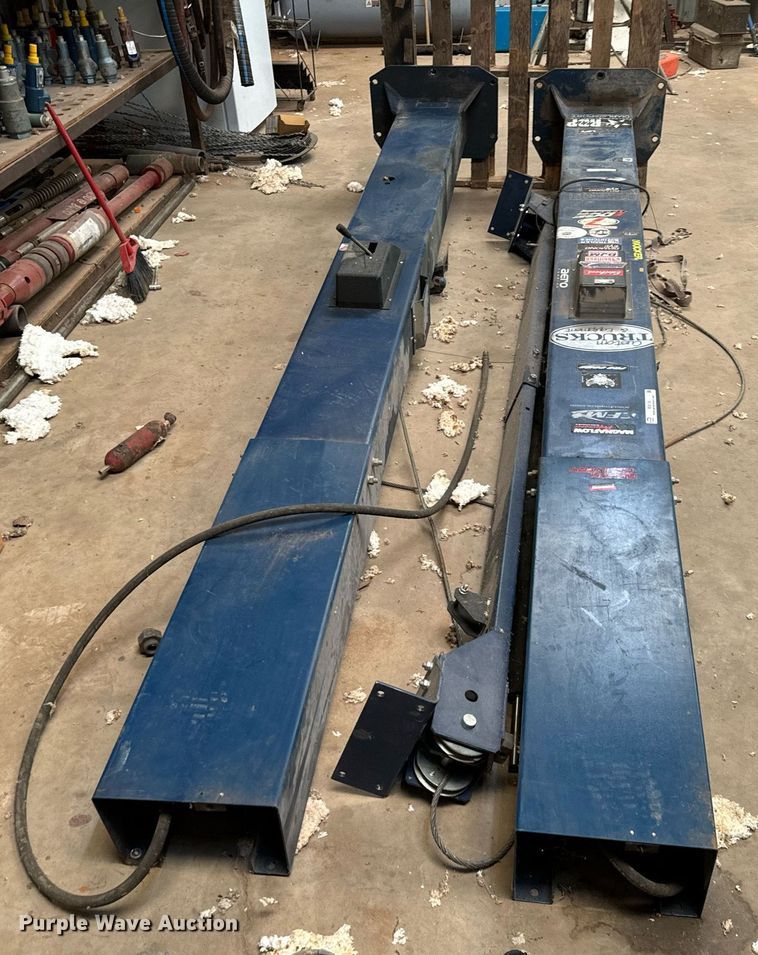 image for item IE9135 Challenger Lifts VS10 automotive lift