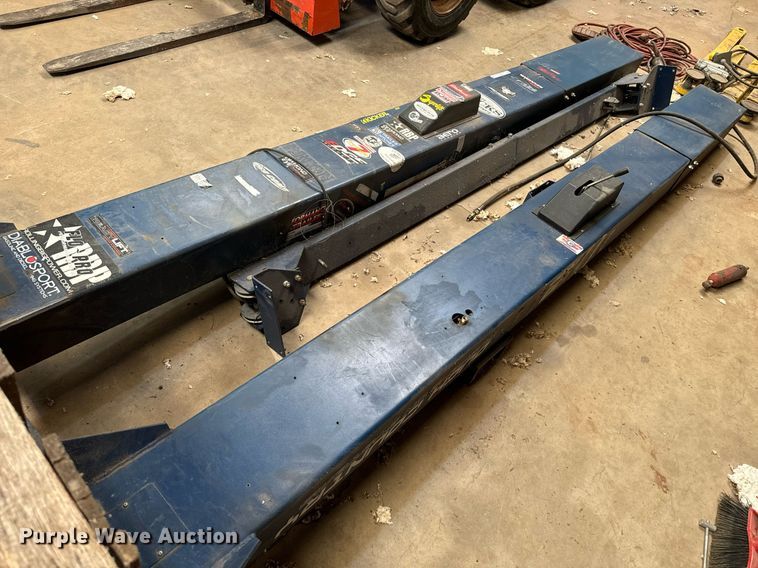 image for item IE9135 Challenger Lifts VS10 automotive lift