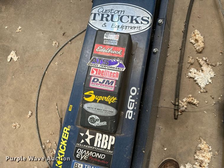 image for item IE9135 Challenger Lifts VS10 automotive lift