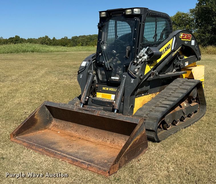 image for item IE9146 2017 New Holland C232 tracked skid steer loader