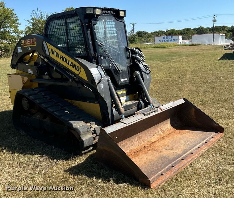 image for item IE9146 2017 New Holland C232 tracked skid steer loader