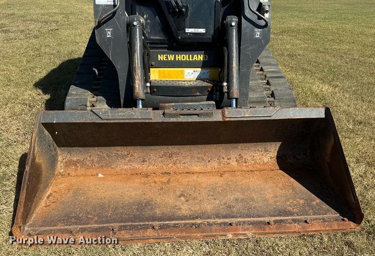 image for item IE9146 2017 New Holland C232 tracked skid steer loader