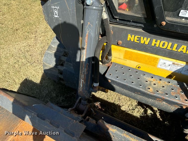 image for item IE9146 2017 New Holland C232 tracked skid steer loader