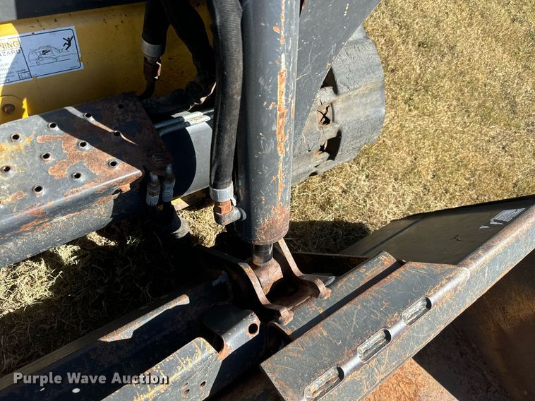 image for item IE9146 2017 New Holland C232 tracked skid steer loader