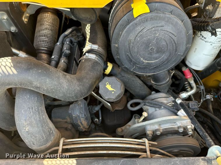 image for item IE9146 2017 New Holland C232 tracked skid steer loader