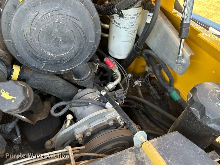 image for item IE9146 2017 New Holland C232 tracked skid steer loader