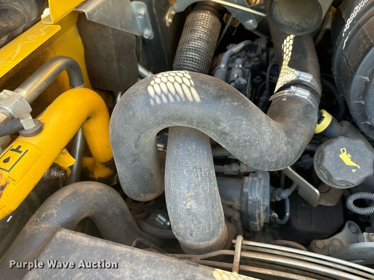 image for item IE9146 2017 New Holland C232 tracked skid steer loader