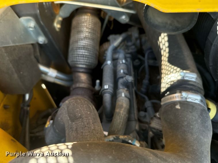 image for item IE9146 2017 New Holland C232 tracked skid steer loader