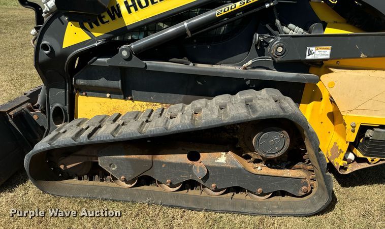 image for item IE9146 2017 New Holland C232 tracked skid steer loader
