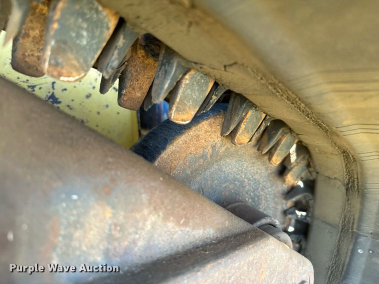 image for item IE9146 2017 New Holland C232 tracked skid steer loader