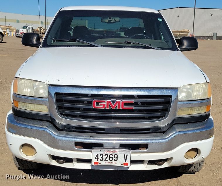 image for item JO9385 2005 GMC Sierra 2500HD Ext. Cab pickup truck