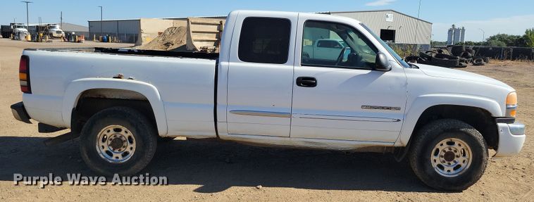 image for item JO9385 2005 GMC Sierra 2500HD Ext. Cab pickup truck