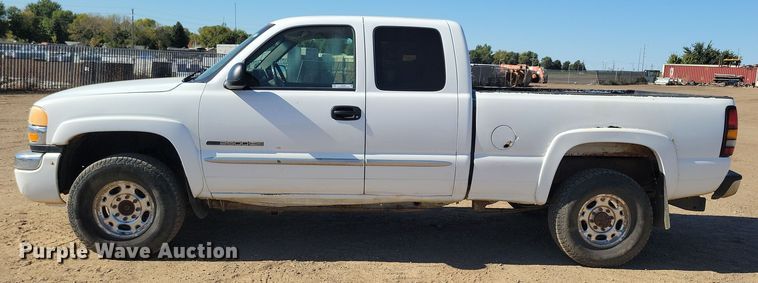 image for item JO9385 2005 GMC Sierra 2500HD Ext. Cab pickup truck