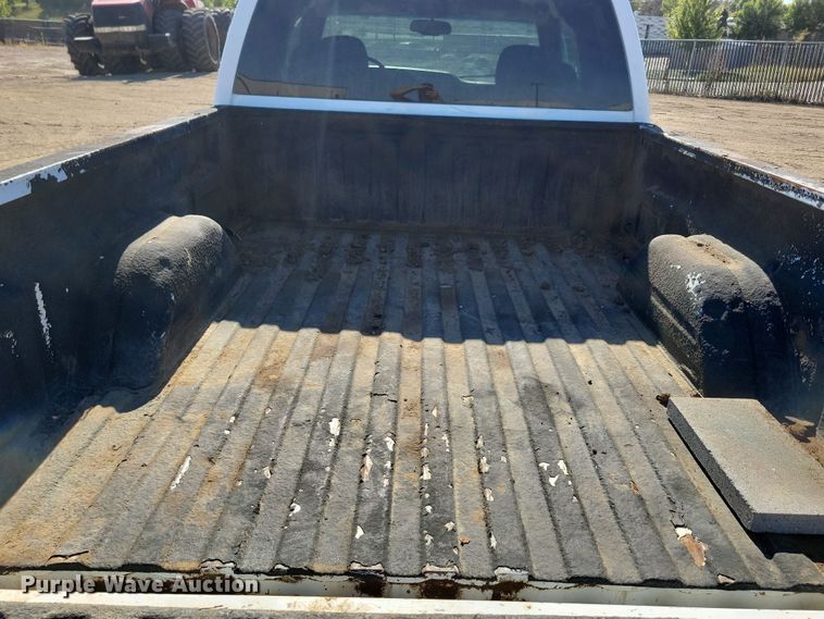 image for item JO9385 2005 GMC Sierra 2500HD Ext. Cab pickup truck