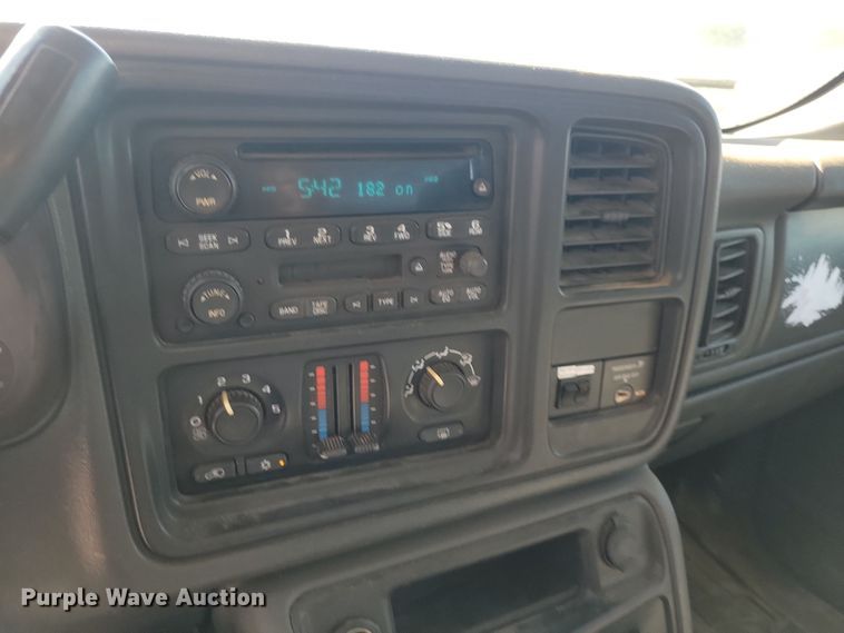 image for item JO9385 2005 GMC Sierra 2500HD Ext. Cab pickup truck