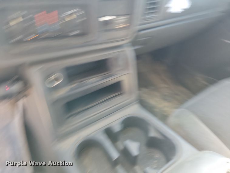 image for item JO9385 2005 GMC Sierra 2500HD Ext. Cab pickup truck