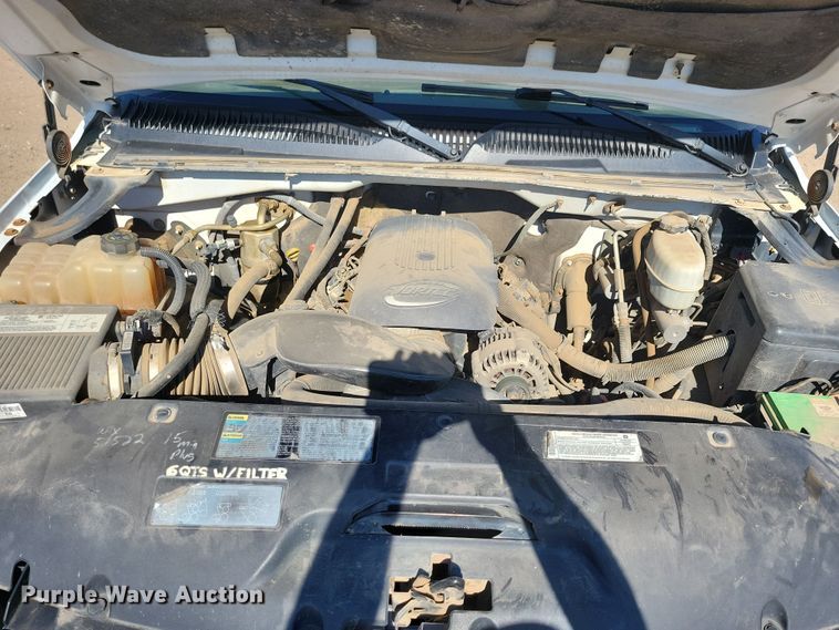 image for item JO9385 2005 GMC Sierra 2500HD Ext. Cab pickup truck