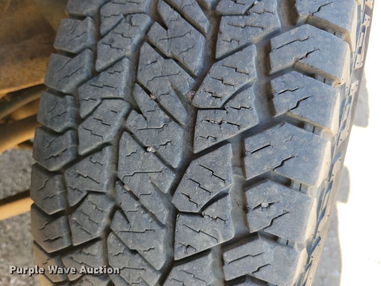 image for item JO9385 2005 GMC Sierra 2500HD Ext. Cab pickup truck