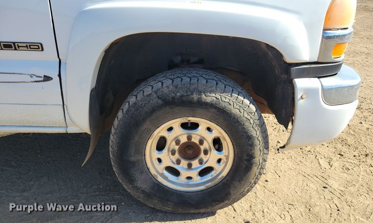 image for item JO9385 2005 GMC Sierra 2500HD Ext. Cab pickup truck
