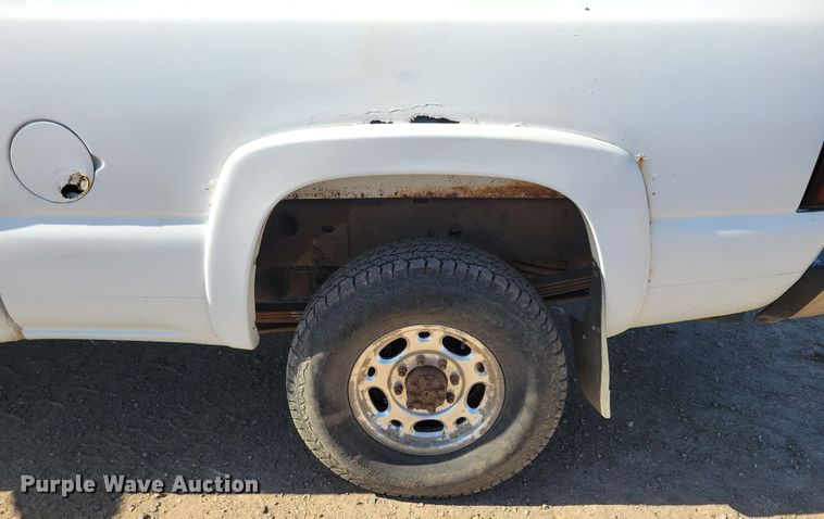 image for item JO9385 2005 GMC Sierra 2500HD Ext. Cab pickup truck