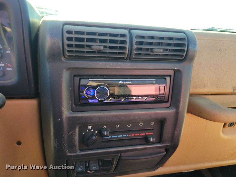 image for item JO9388 1997 Jeep Wrangler SUV