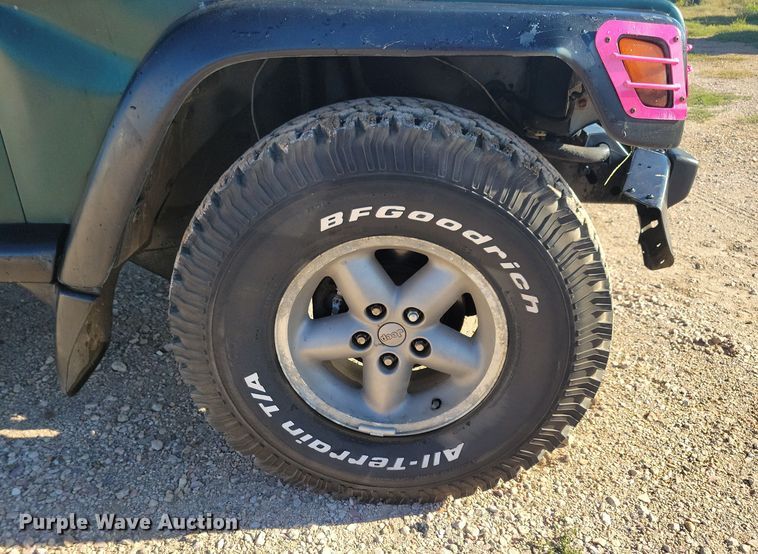 image for item JO9388 1997 Jeep Wrangler SUV