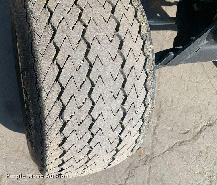 image for item JT9686 2010 EZGO TXT golf cart