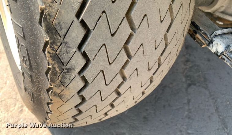 image for item JT9686 2010 EZGO TXT golf cart