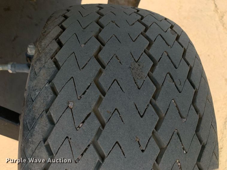 image for item JT9686 2010 EZGO TXT golf cart