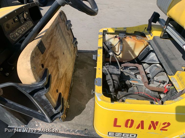 image for item JT9693 2012 EZGO golf cart