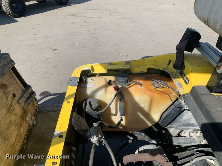 image for item JT9693 2012 EZGO golf cart