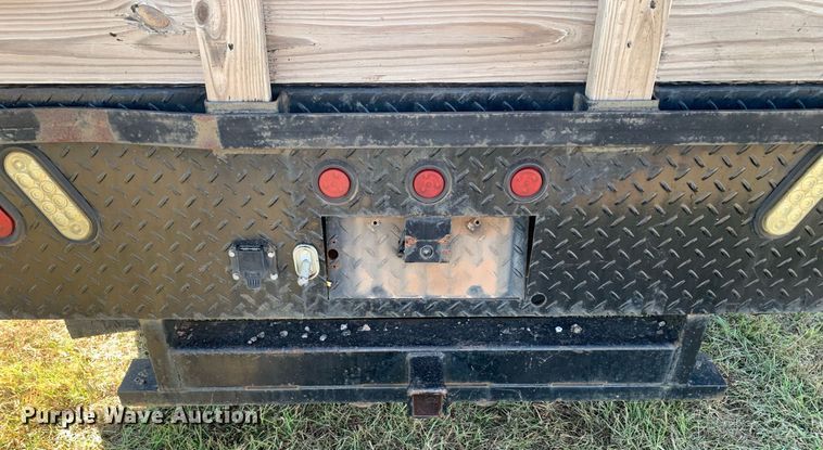 image for item JT9733 2018 GMC Sierra 1500  Double Cab flatbed pickup truck