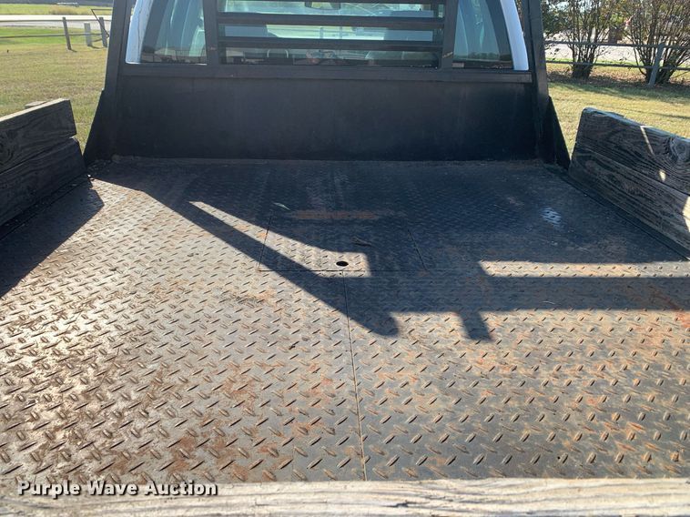 image for item JT9733 2018 GMC Sierra 1500  Double Cab flatbed pickup truck