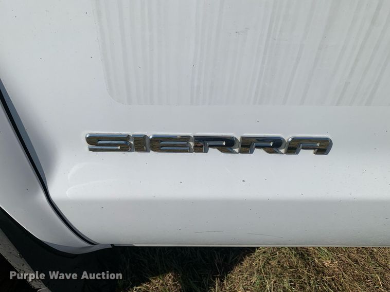 image for item JT9733 2018 GMC Sierra 1500  Double Cab flatbed pickup truck