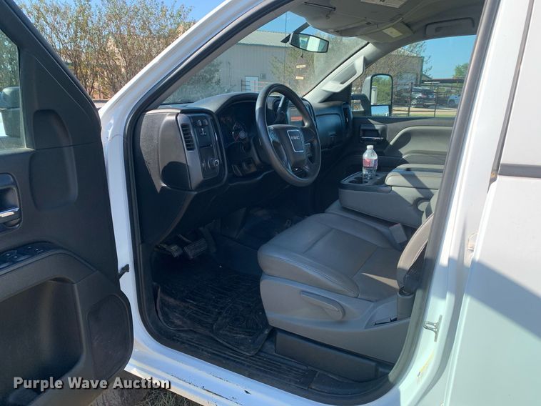 image for item JT9733 2018 GMC Sierra 1500  Double Cab flatbed pickup truck