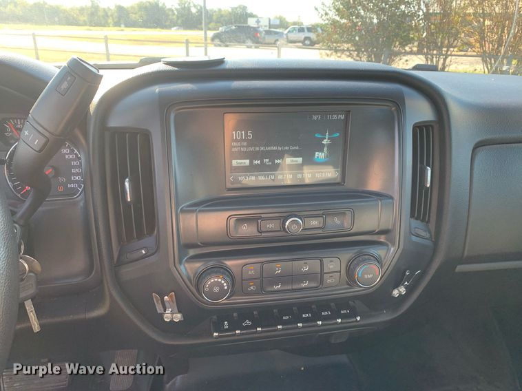 image for item JT9733 2018 GMC Sierra 1500  Double Cab flatbed pickup truck