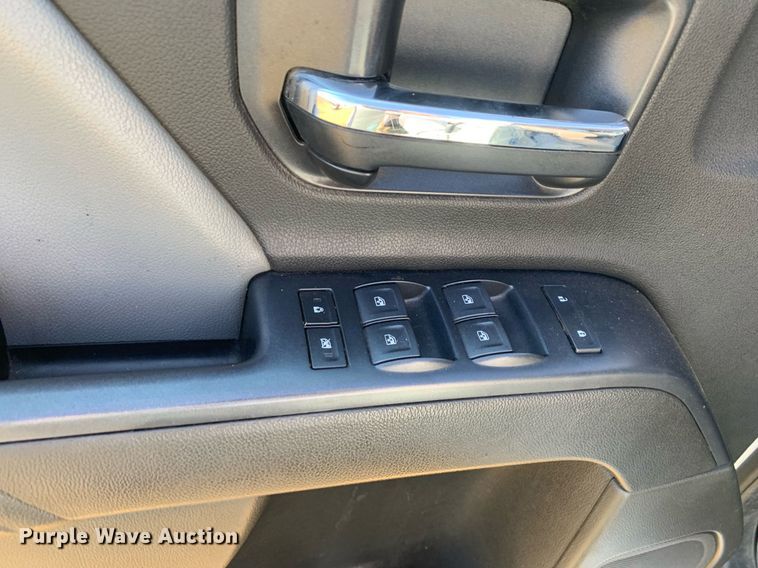 image for item JT9733 2018 GMC Sierra 1500  Double Cab flatbed pickup truck