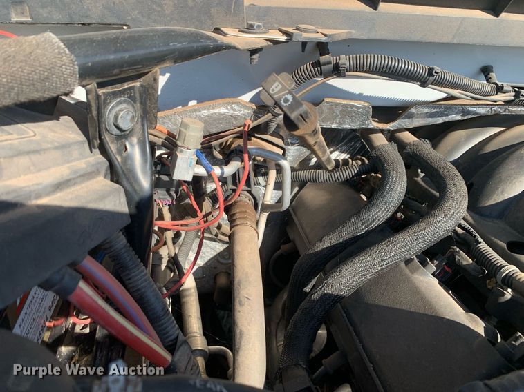 image for item JT9733 2018 GMC Sierra 1500  Double Cab flatbed pickup truck