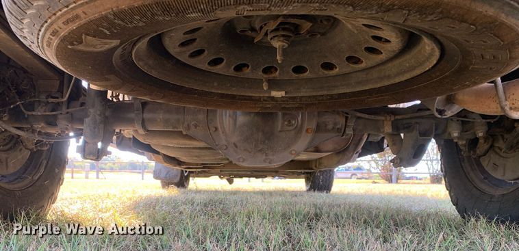 image for item JT9733 2018 GMC Sierra 1500  Double Cab flatbed pickup truck